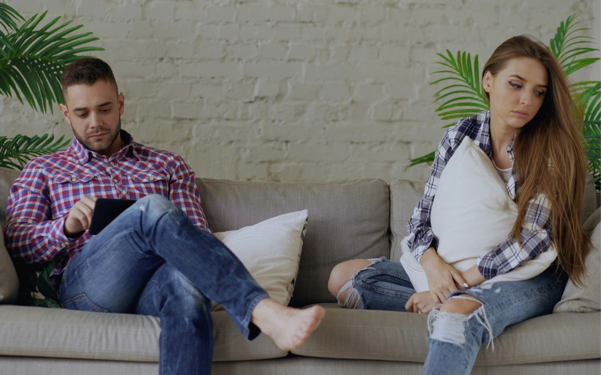 10 Relationship Red Flags That Show Up on Vacation