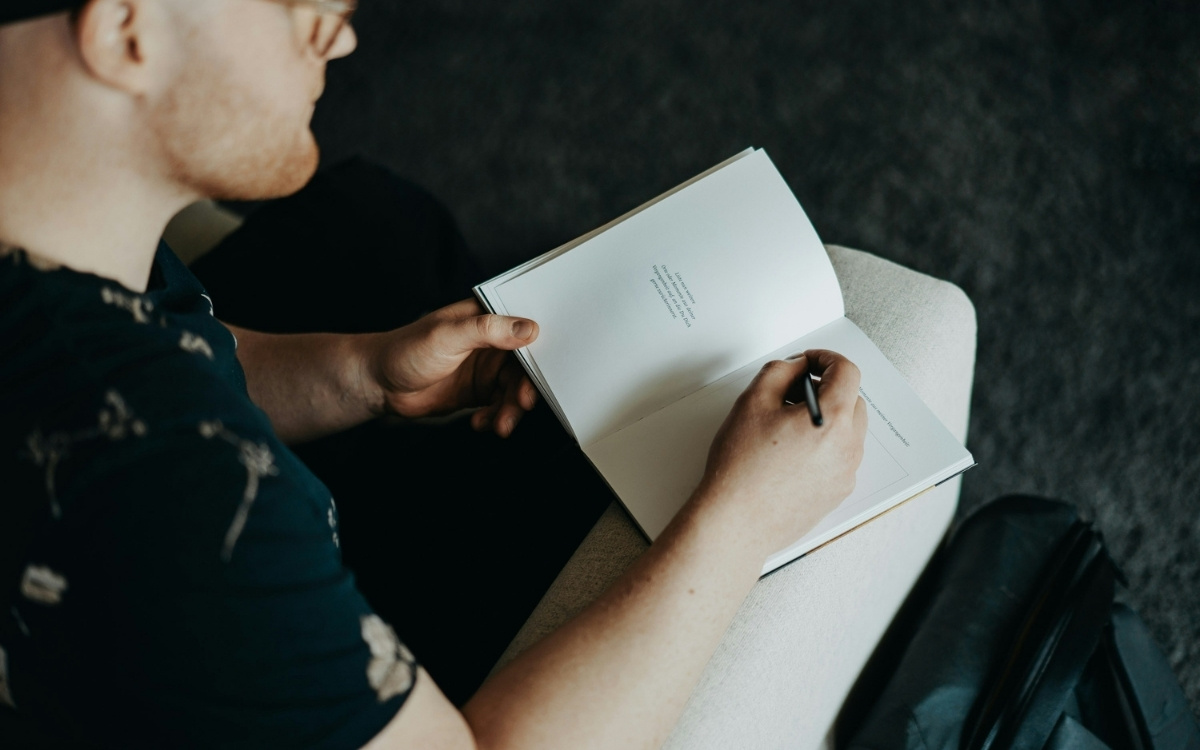 7 Daily Rituals Minimalists Swear By to Keep Clutter Away