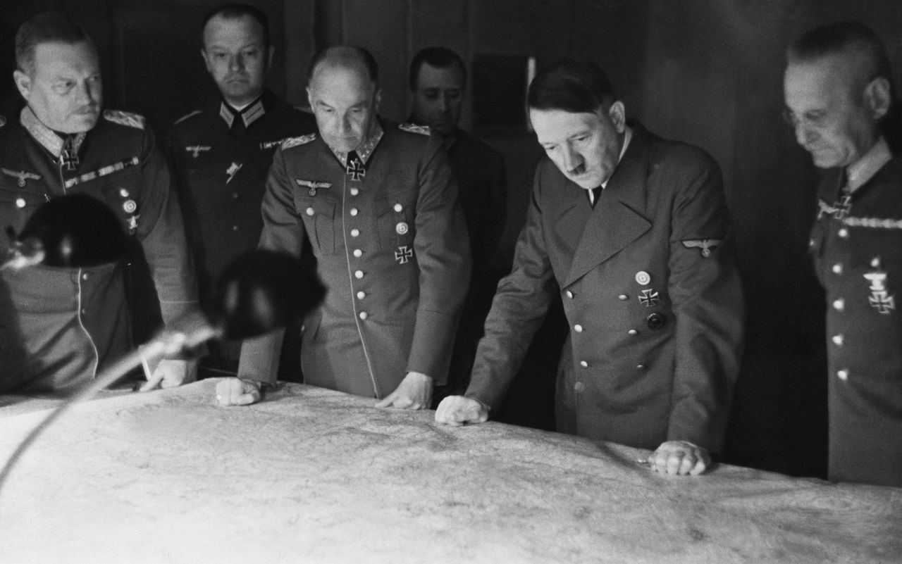 Keitel, Brauchitsch, Hitler and Halder studying a map of France during the 1940 campaign
