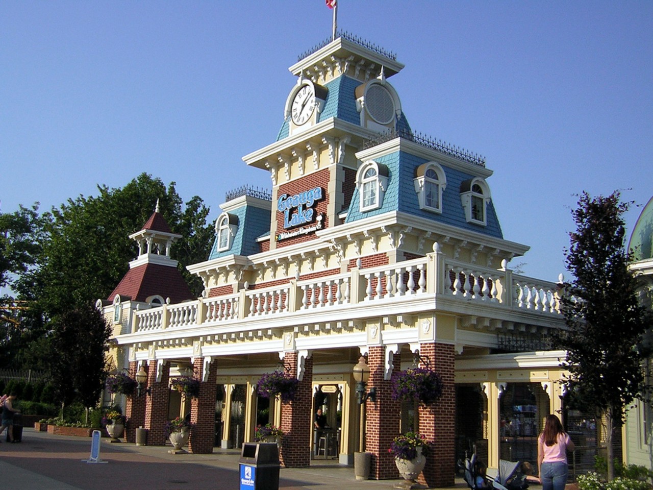 Entrace to Geauga Lake & Wildwater Kingdom.