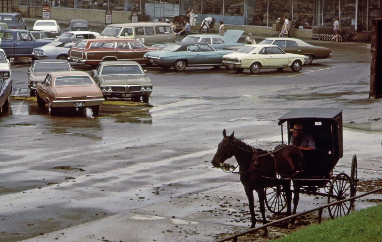 Amish horse and buggy in Middlefield, June 1973