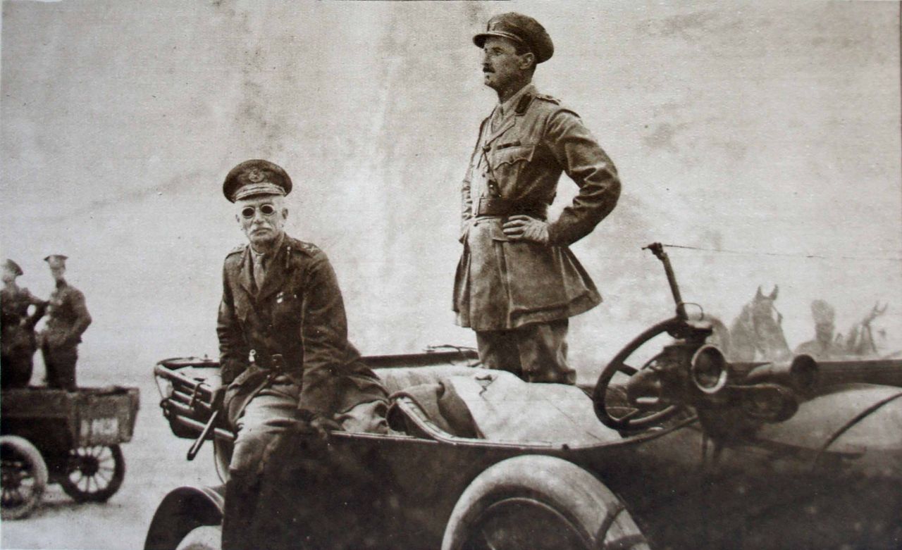 Lieutenant-General Marshall (left) in Baghdad, 1917/1918