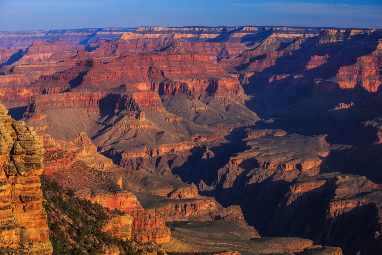 dawn on the S rim of the Grand Canyon
