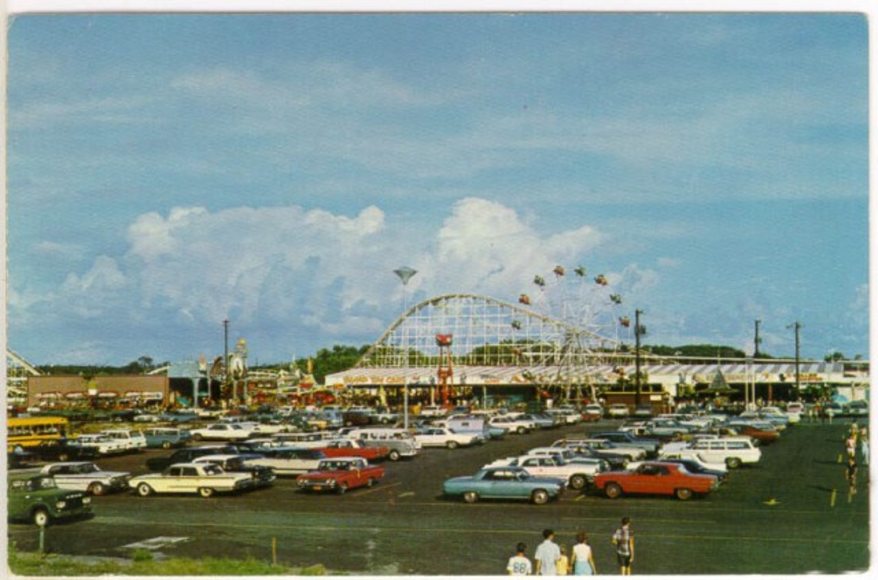 A postcard from the 1970s showing the park in it’s prime
