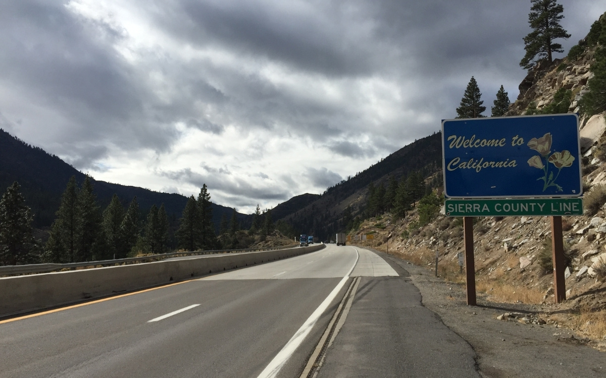 12 U.S. States and Their Iconic Welcome Signs