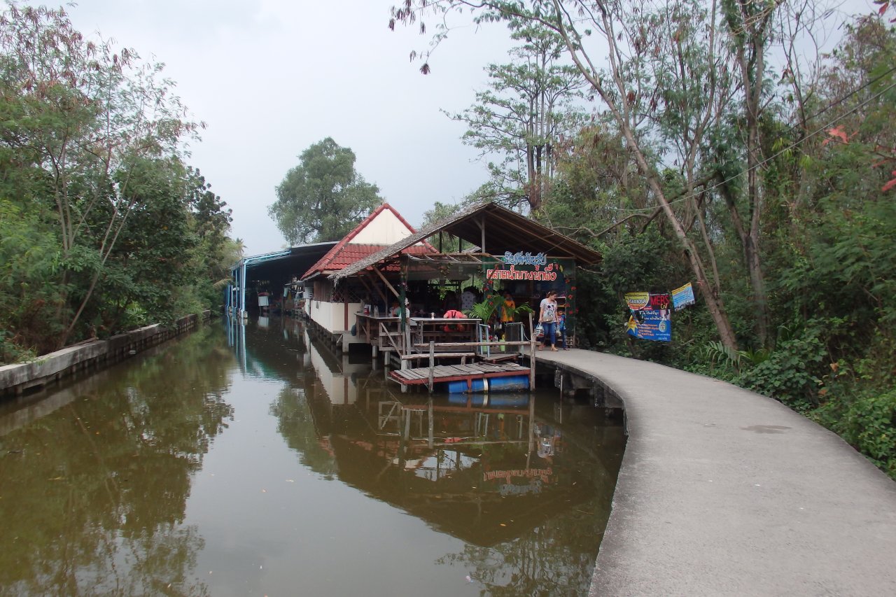 Bang Nam Pheung Floating Market, Thailand