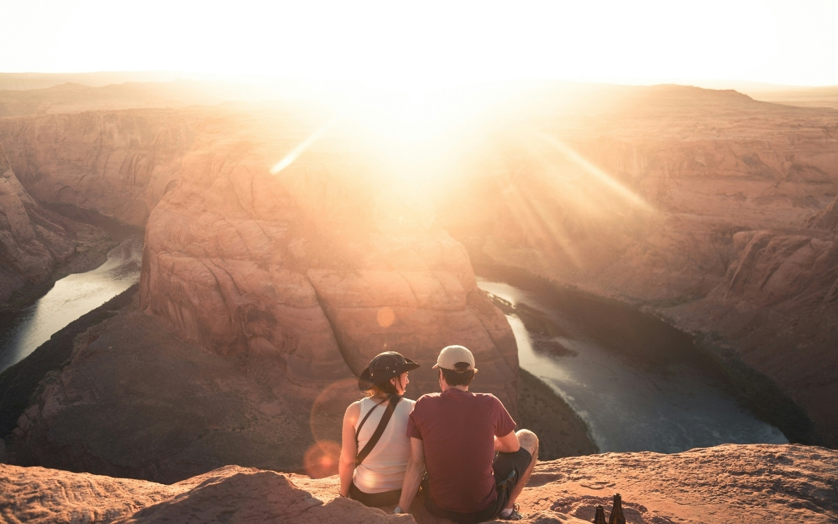 10 ‘Green Flags’ That Show You’re Ready to Travel as a Couple