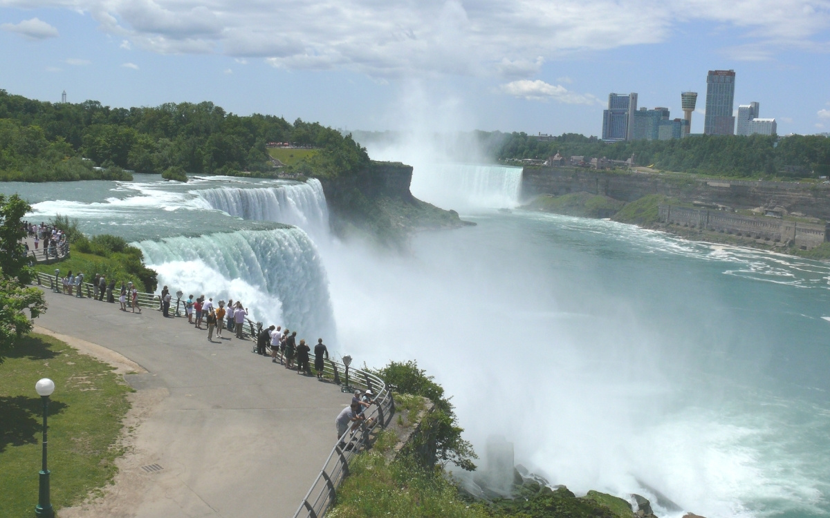 11 Border Cities Where Two Cultures Blend Beautifully