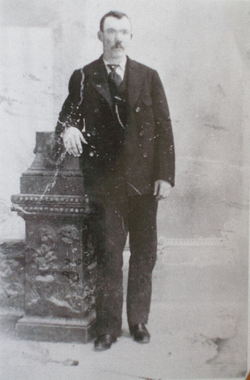 George “Flat-Nose” Curry