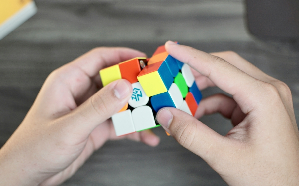 10 Hobbies High‑IQ People Love (That Might Bore Everyone Else)