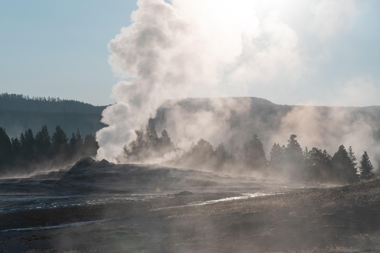 Noticeable Sulfur Smell or Steam Vents Near Ground