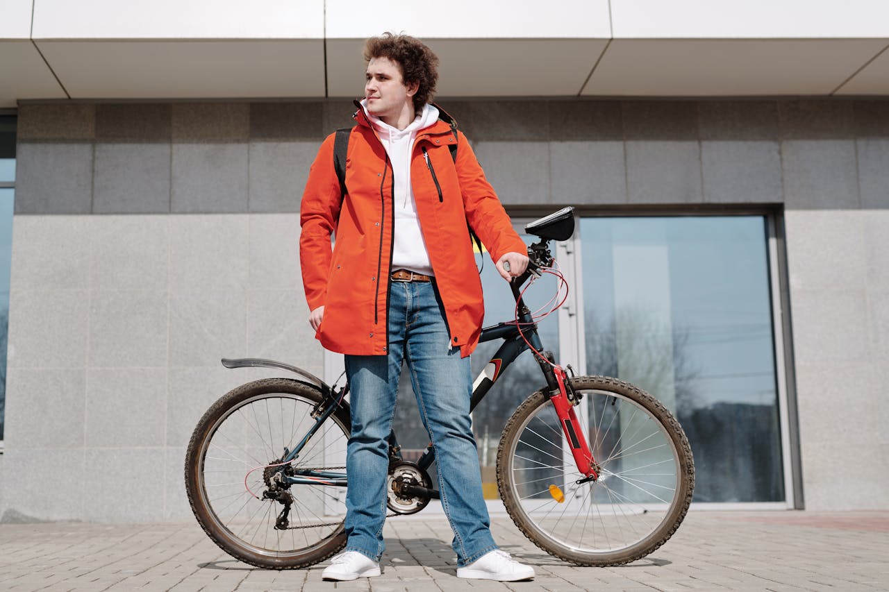 Fashion Habits Men Should Avoid, According to Women