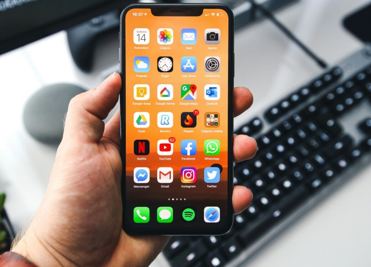 9 Hidden iPhone Features Teens Use to Keep Secrets