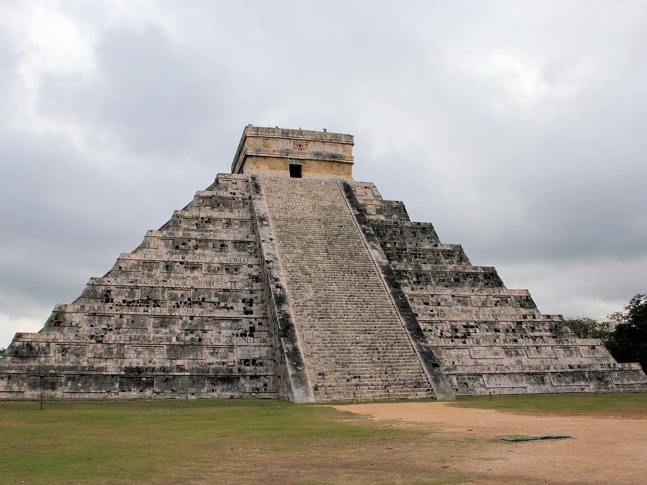 El Castillo (Temple of Kukulcán), Chichén Itzá 