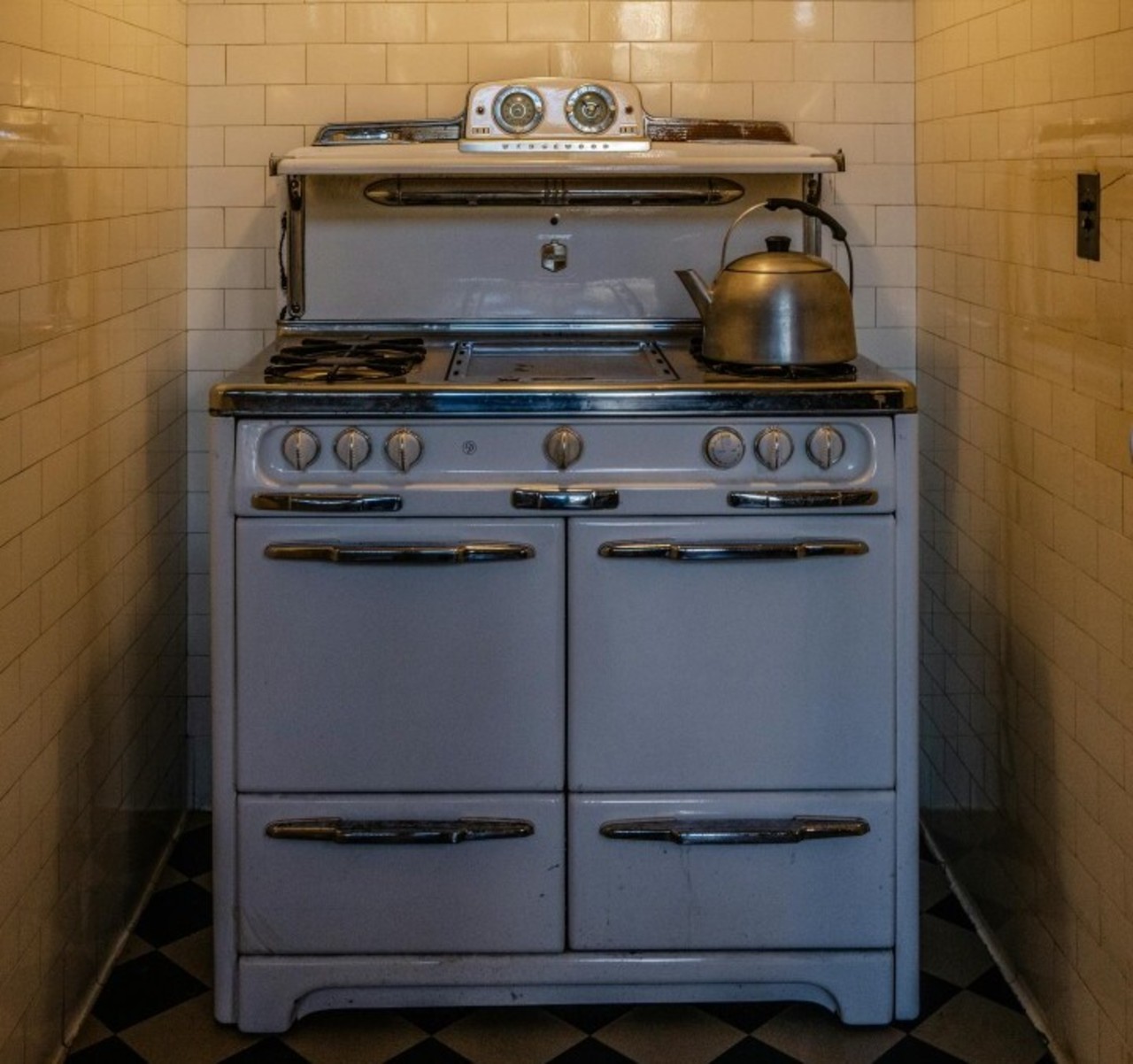 Vintage electric stove