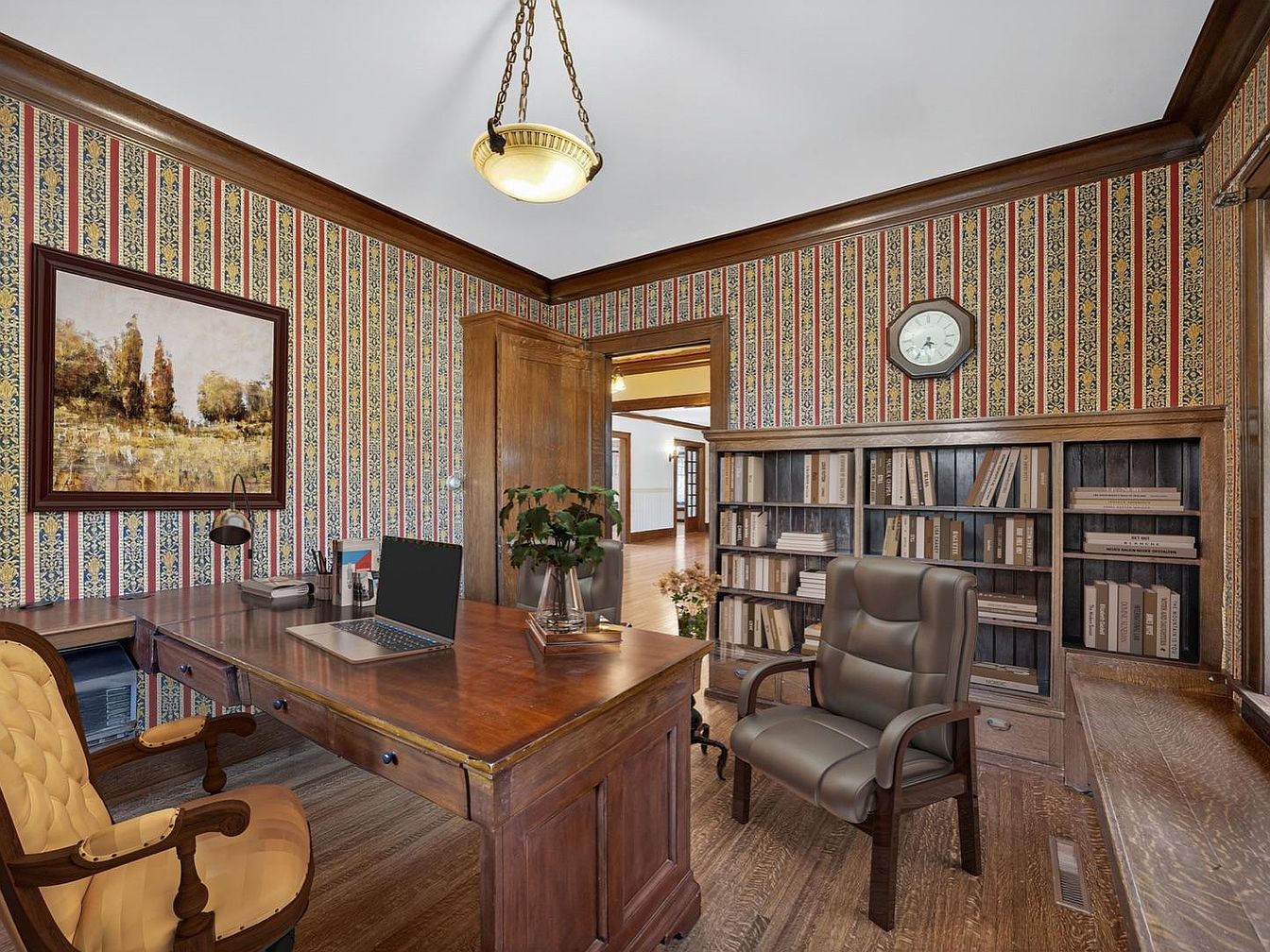 warehouse-52732_1280