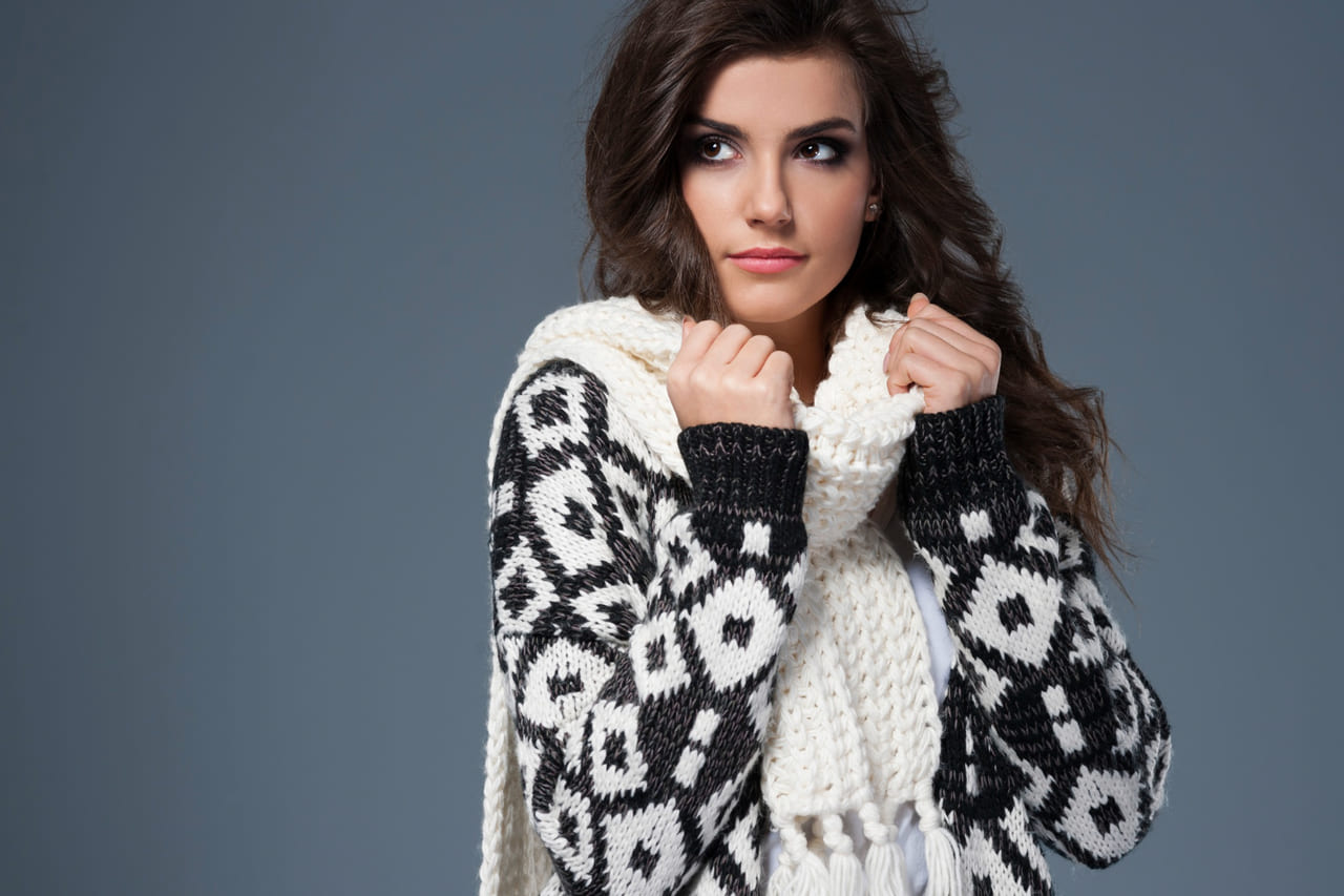 Lace over wool, lace detail