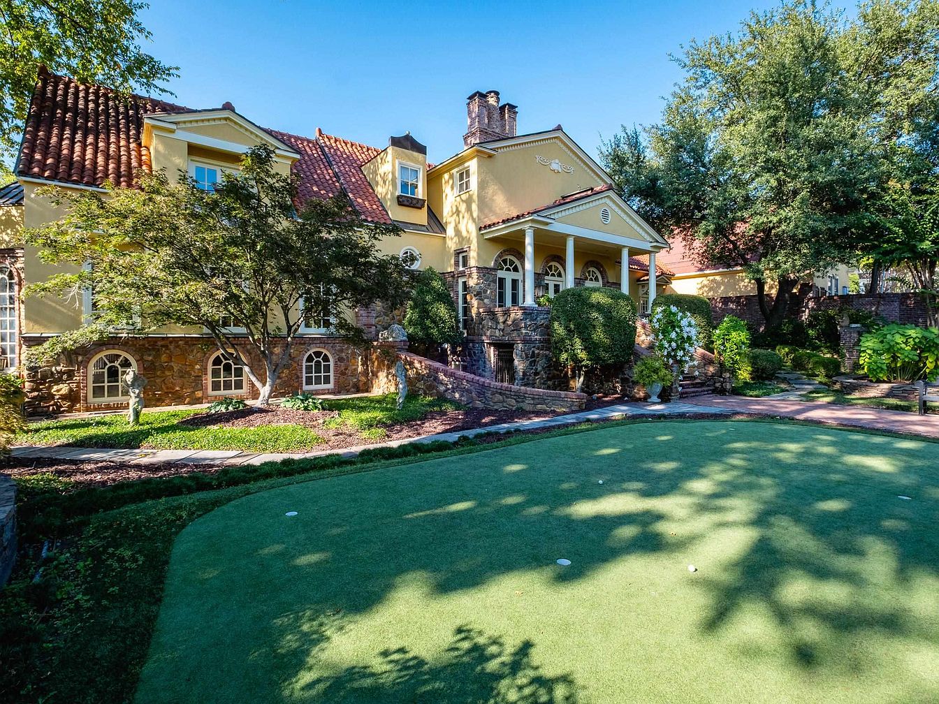 Black Bears Raiding Curbside Buffets