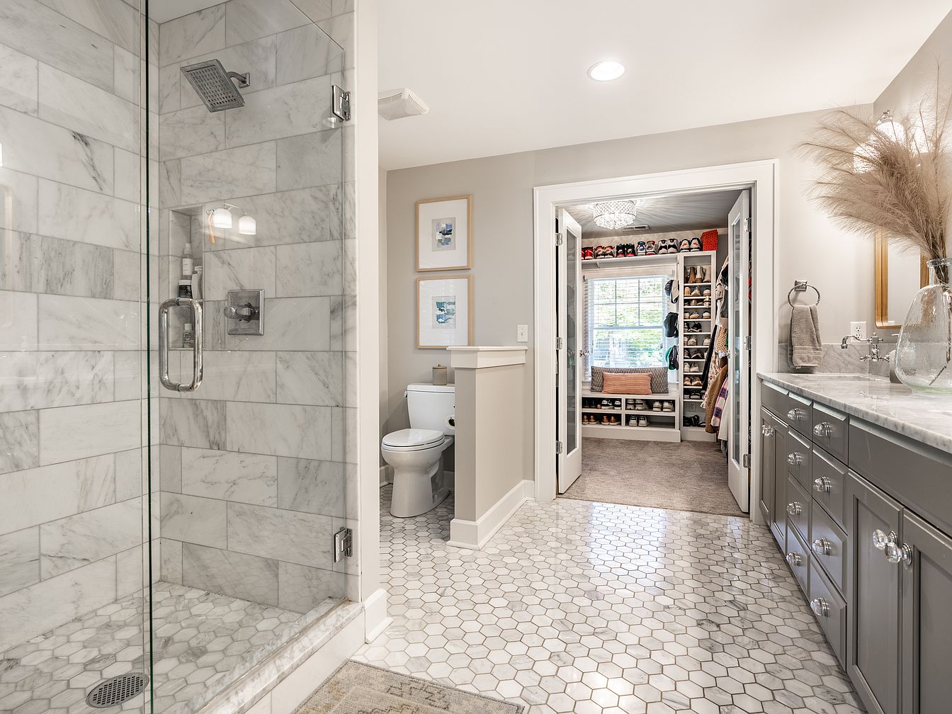 old-books-436498_1280