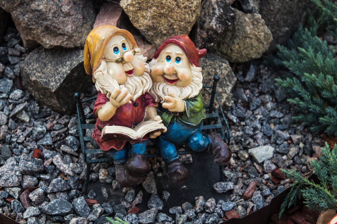 10 Decorative Fads That Took Over Suburban Yards