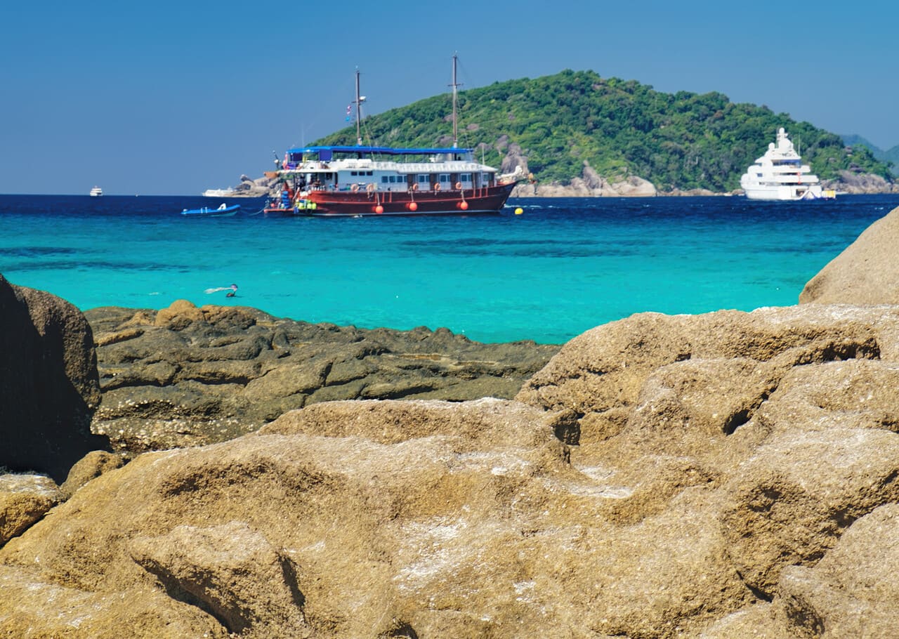 10 Places Where Pocketing Seashells or Stones Is Illegal