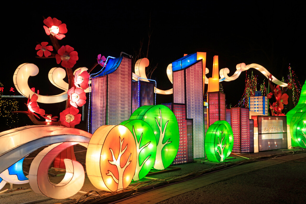 Lighted Cardboard Lane Displays