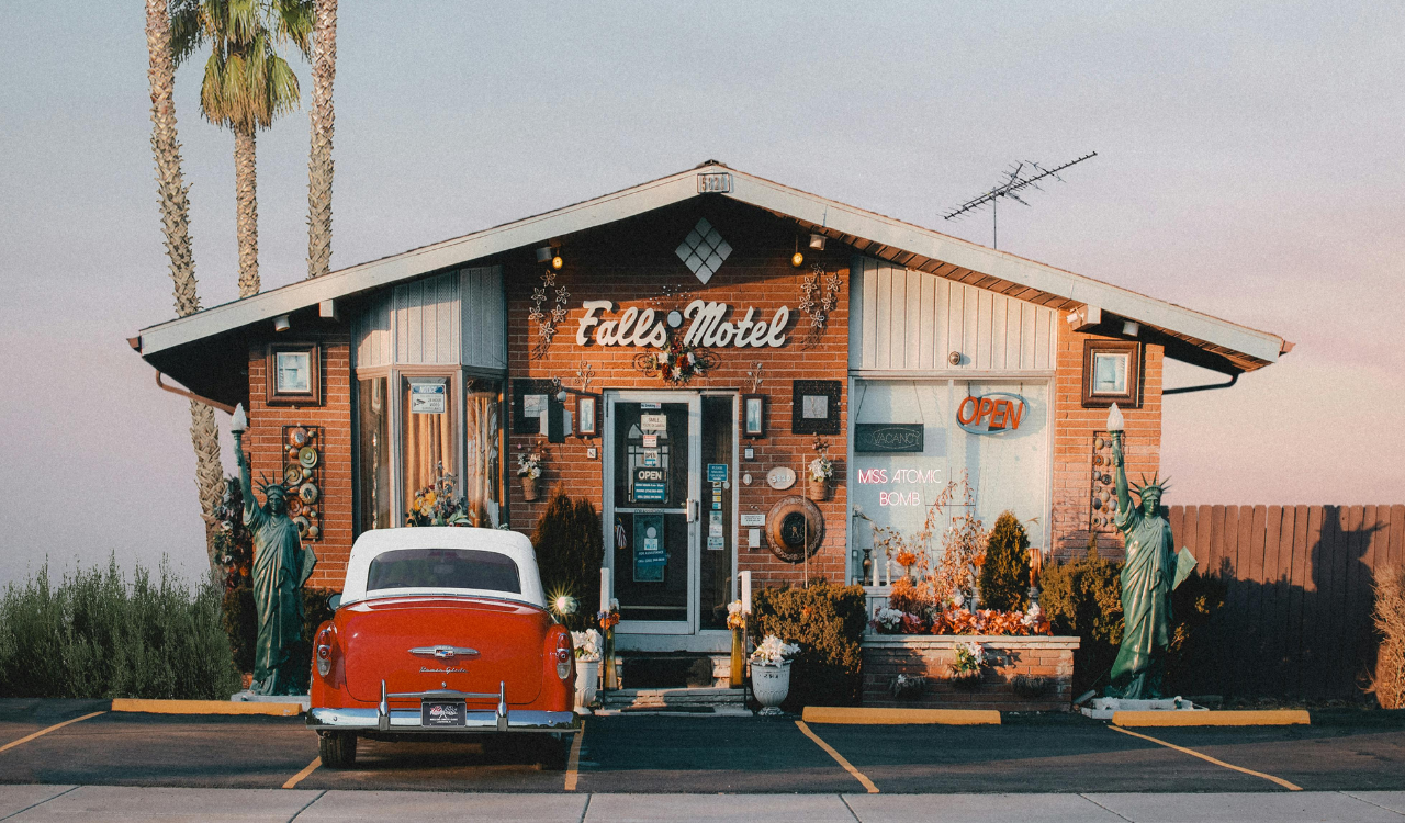 Staying at Motor Courts and Motels