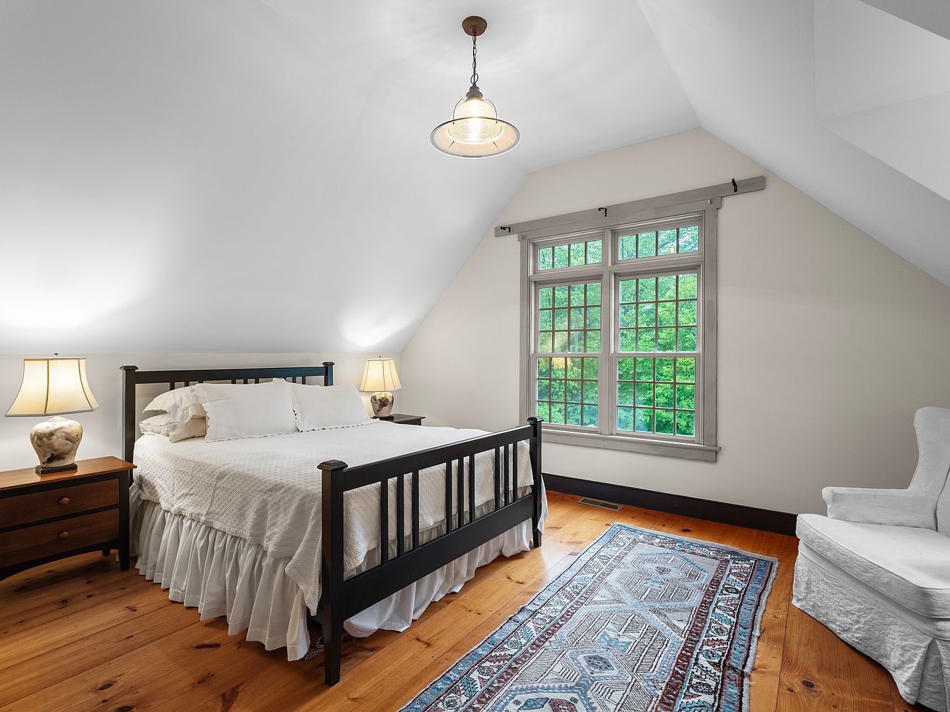 Rising Separation Anxiety In Small Rooms