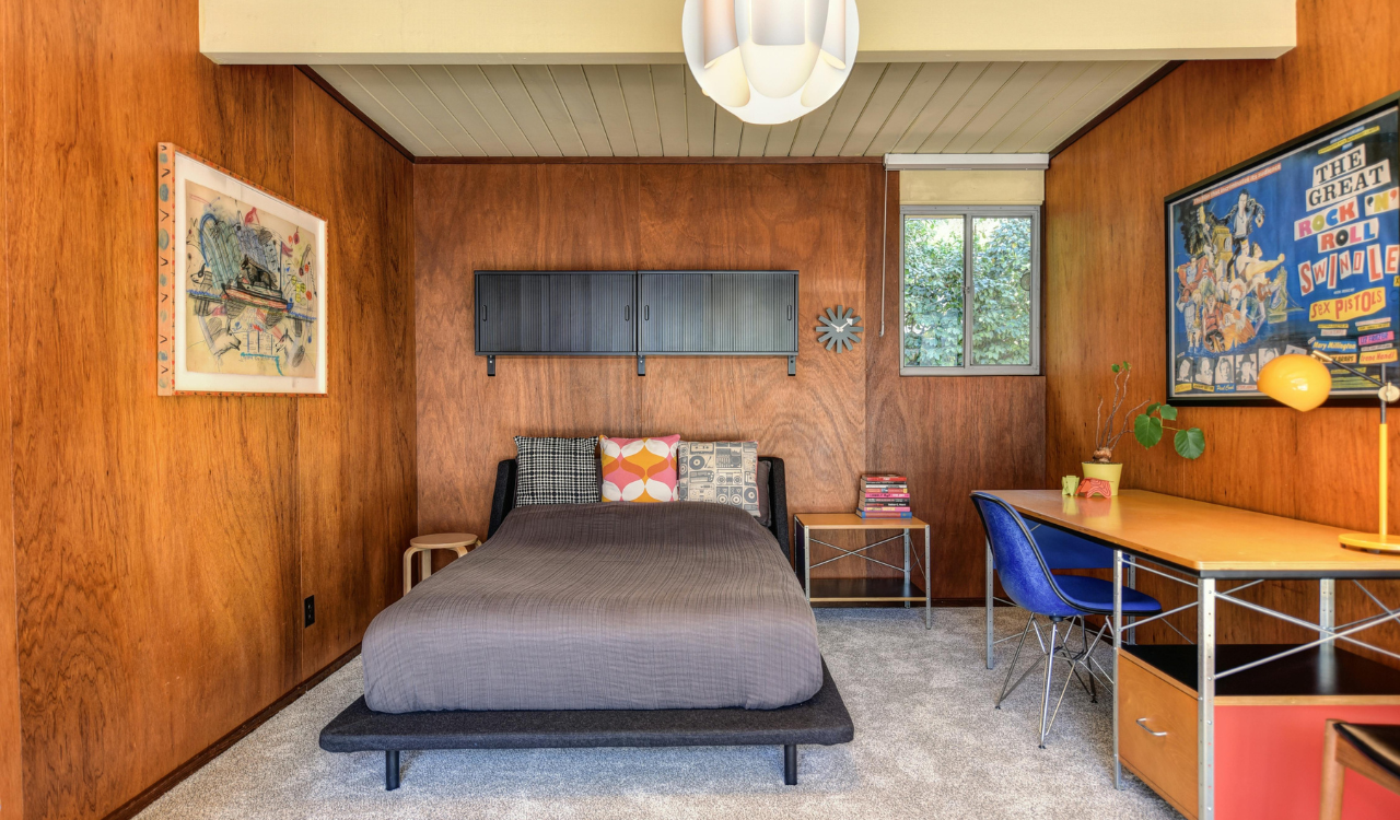 A Showpiece of Midcentury Modern Style