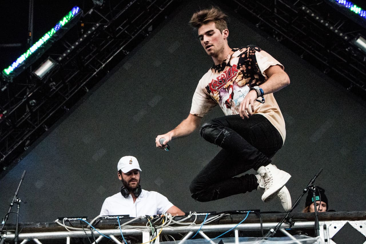 The Chainsmokers VELD
