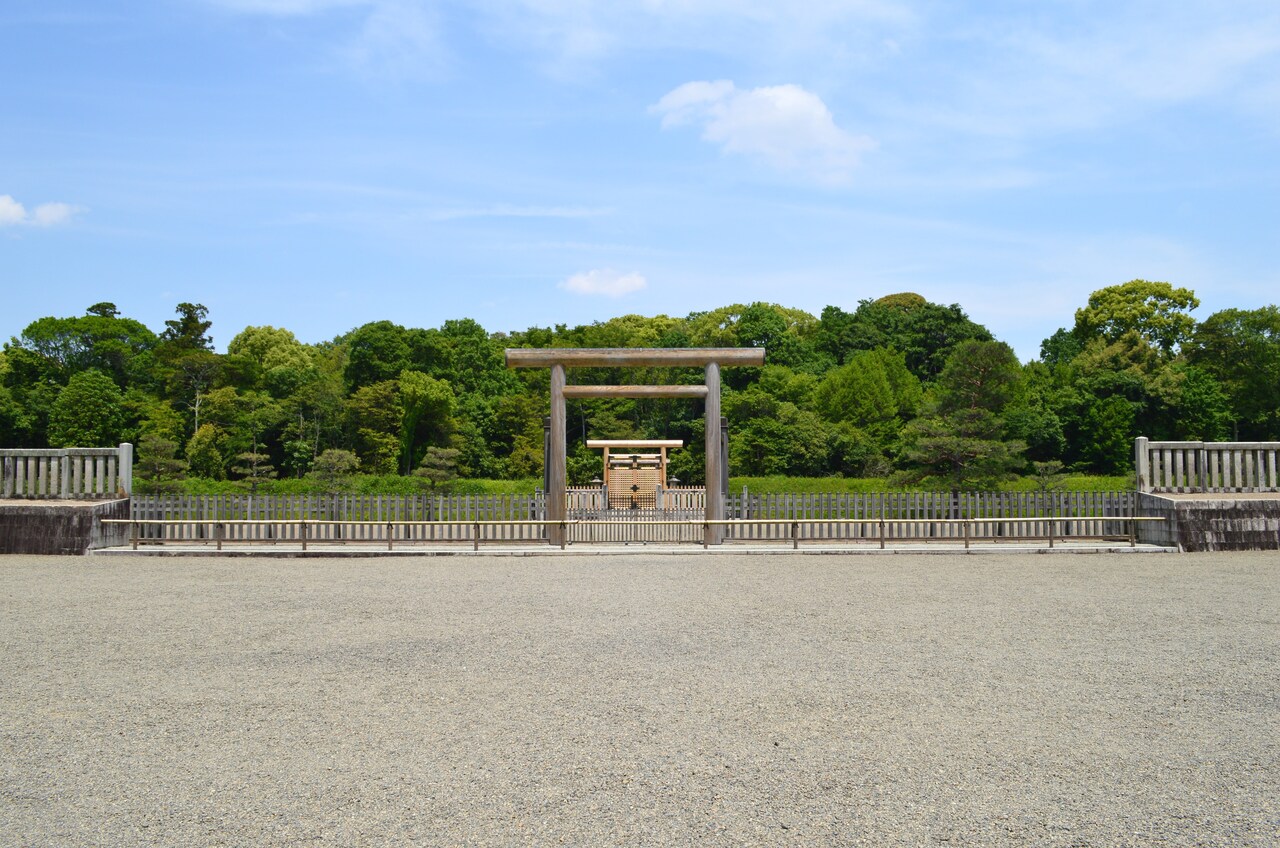 The Tomb of Emperor Jimmu
