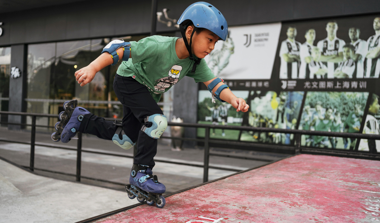 9 Reasons Roller Rinks Became the Ultimate Social Scene (Then Came Back)