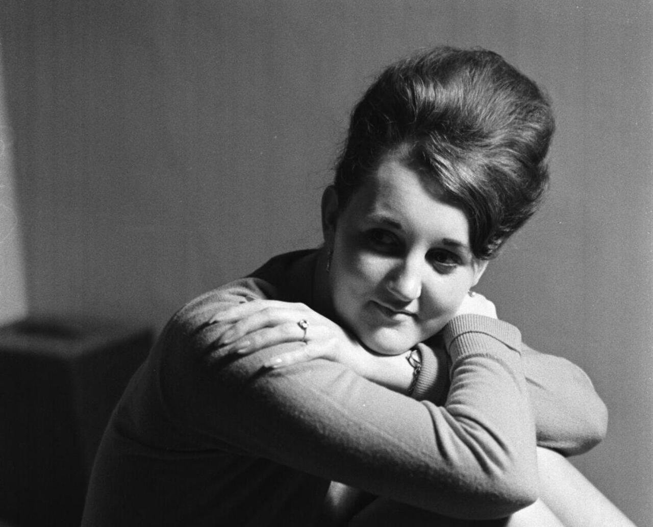 the beehive hairstyle