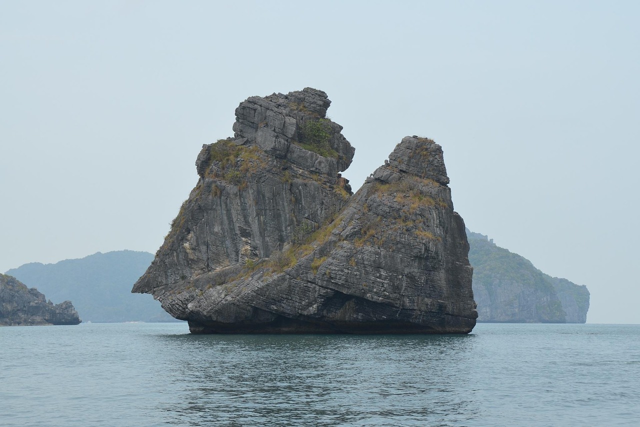  Thailand’s marine parks and beaches