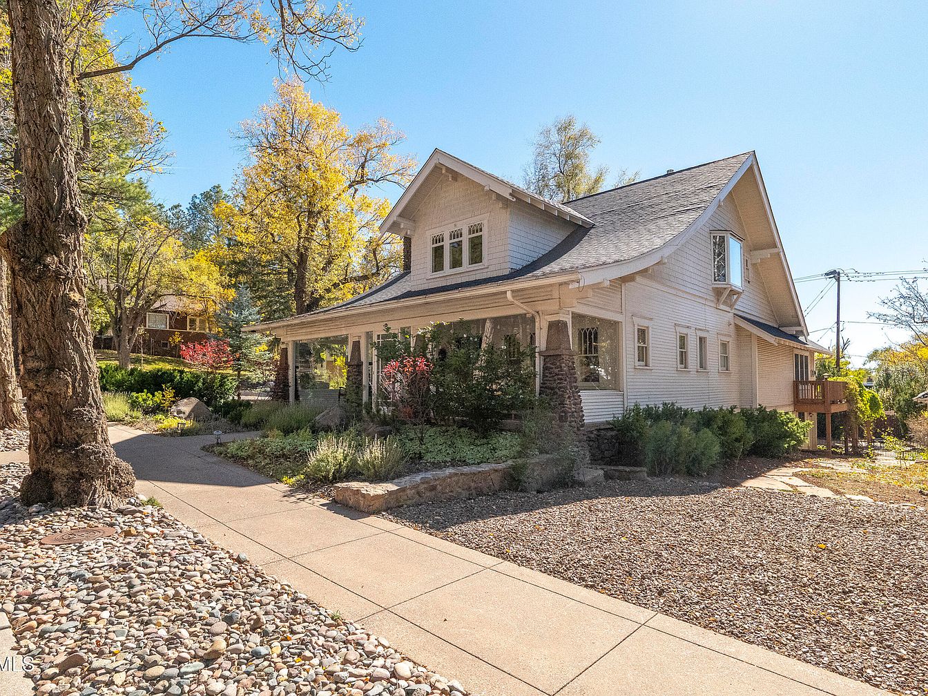 Mechanical Keyboards And Artisan Keycaps