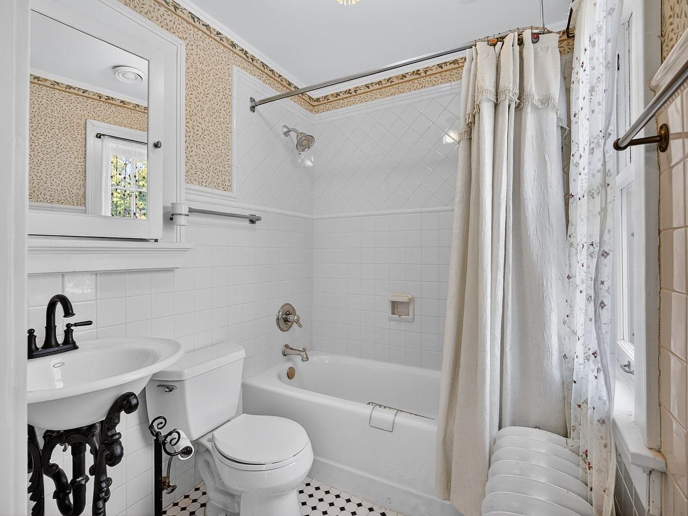 workshop-4863393_1280