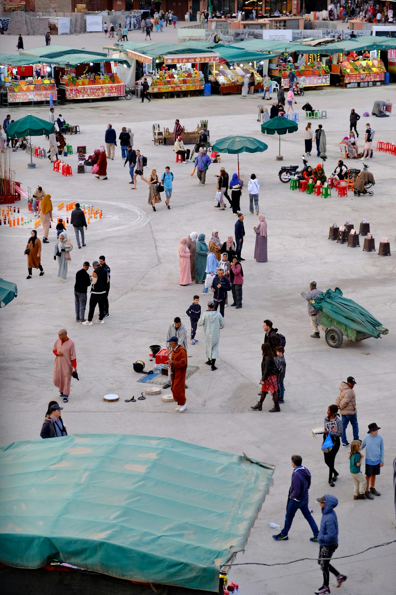 Eating in Public During Daylight Hours in Morocco
