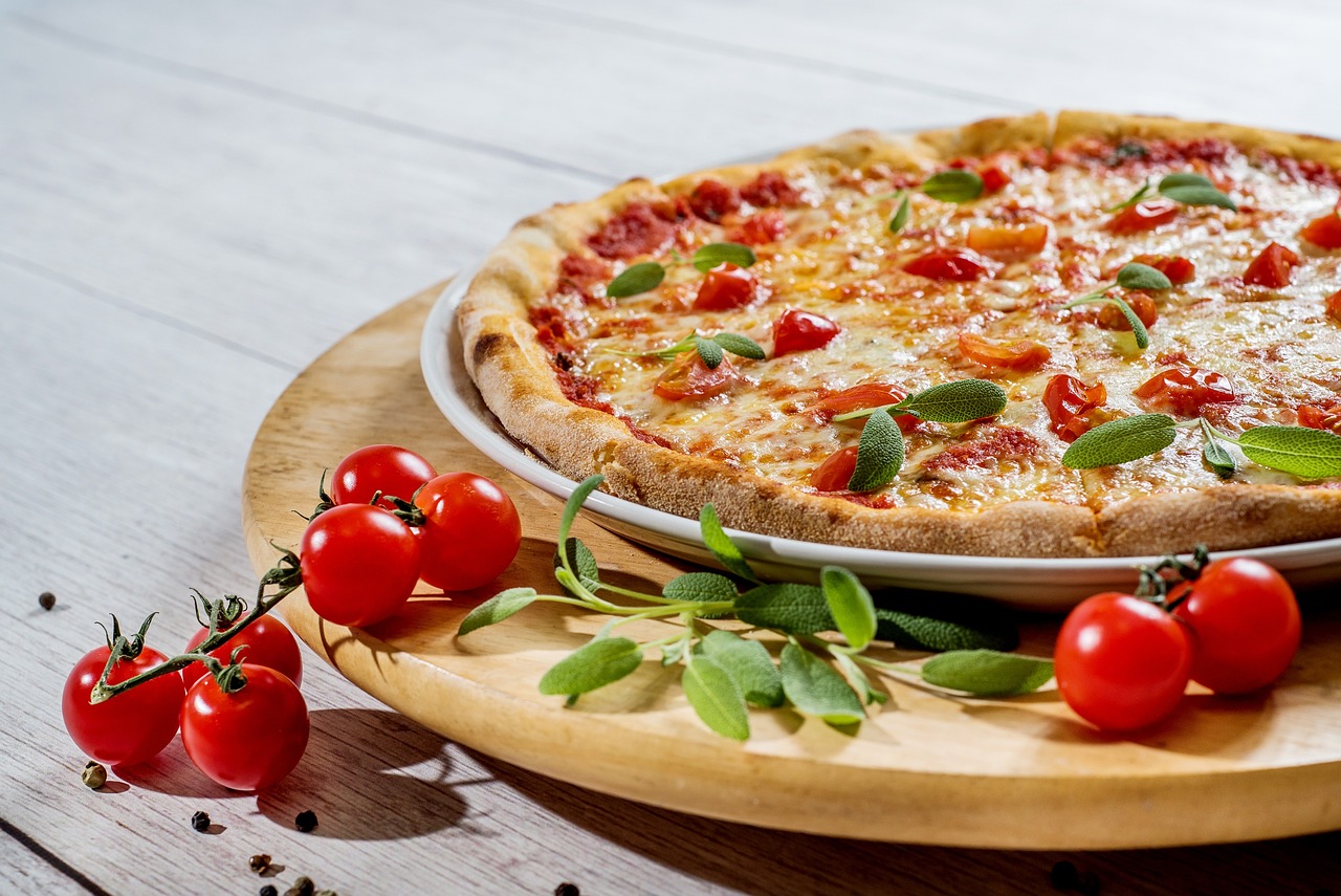 7 Pizza Chains That Instantly Bring Back Your Best Childhood Memories