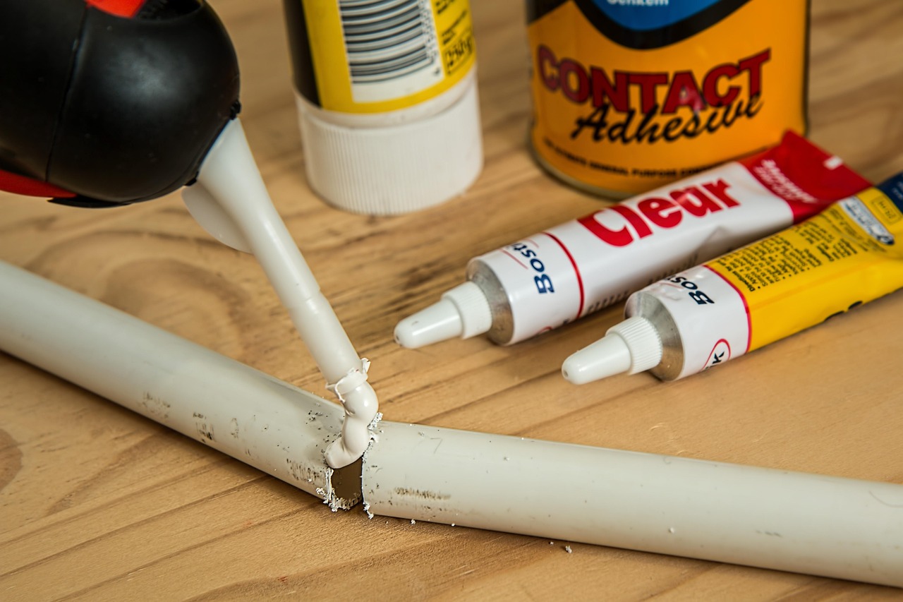 A  strong adhesive glue