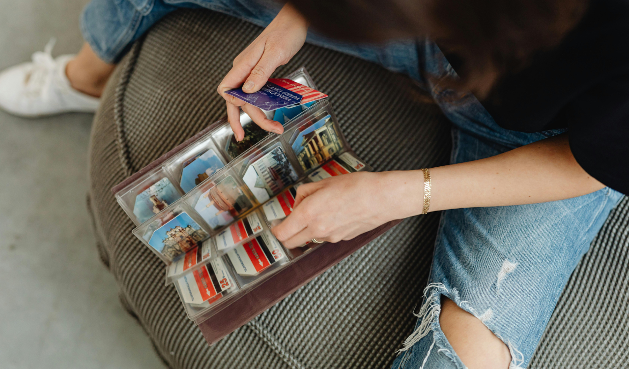  Collecting Souvenirs for Display at Home