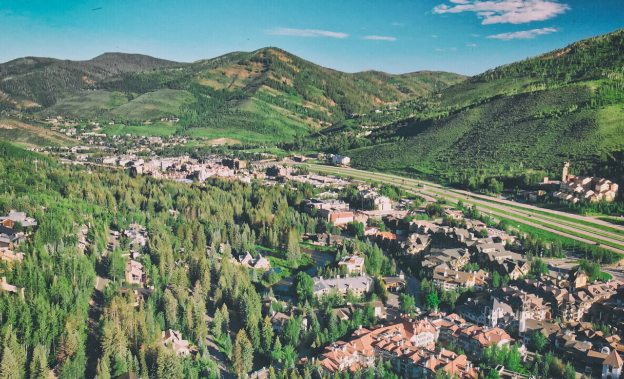 11 Western Ski Towns for 2026 That Still Feel Like a Find