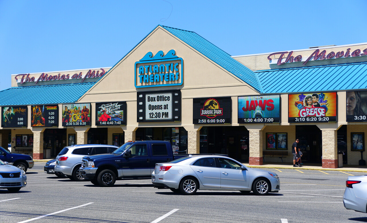 12 Reasons Blockbuster Took Over America (Then Disappeared)