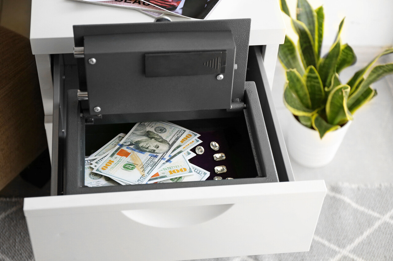 Fake safes and obvious decoys