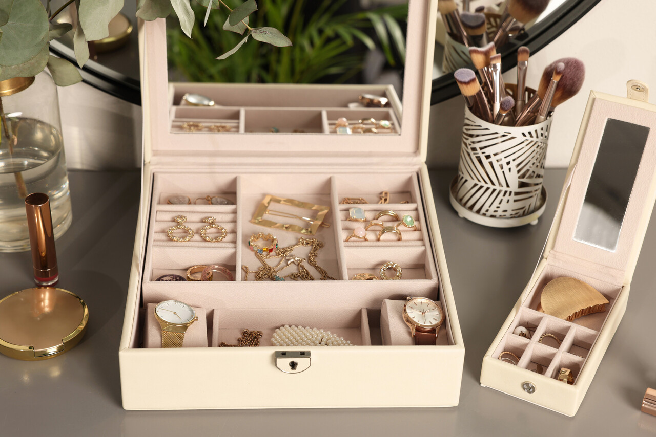 Jewelry boxes and watch cases