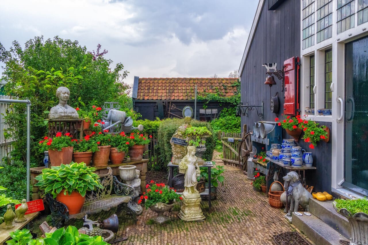 Cluttered Outdoor Decor