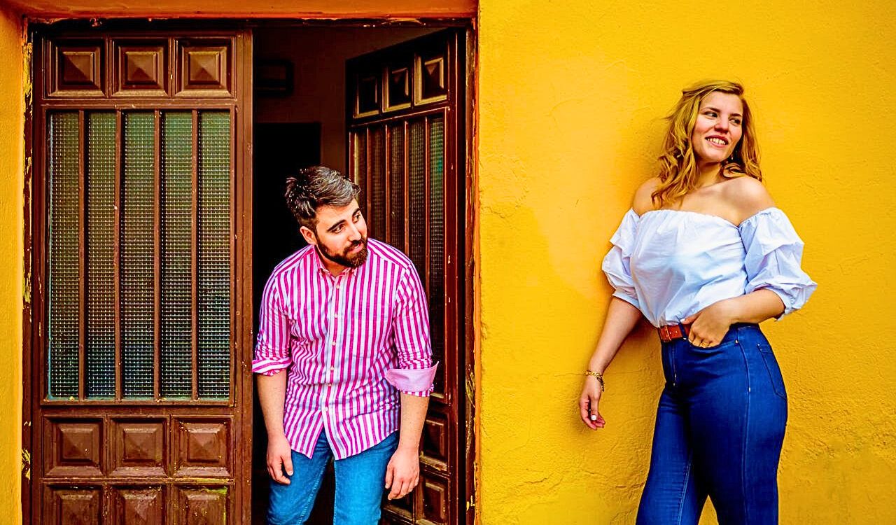 WeddingTraditions_MaliHenna_DeniseStephanie_002RZ 8 Tourist Clothing Rules That Surprise People the Most