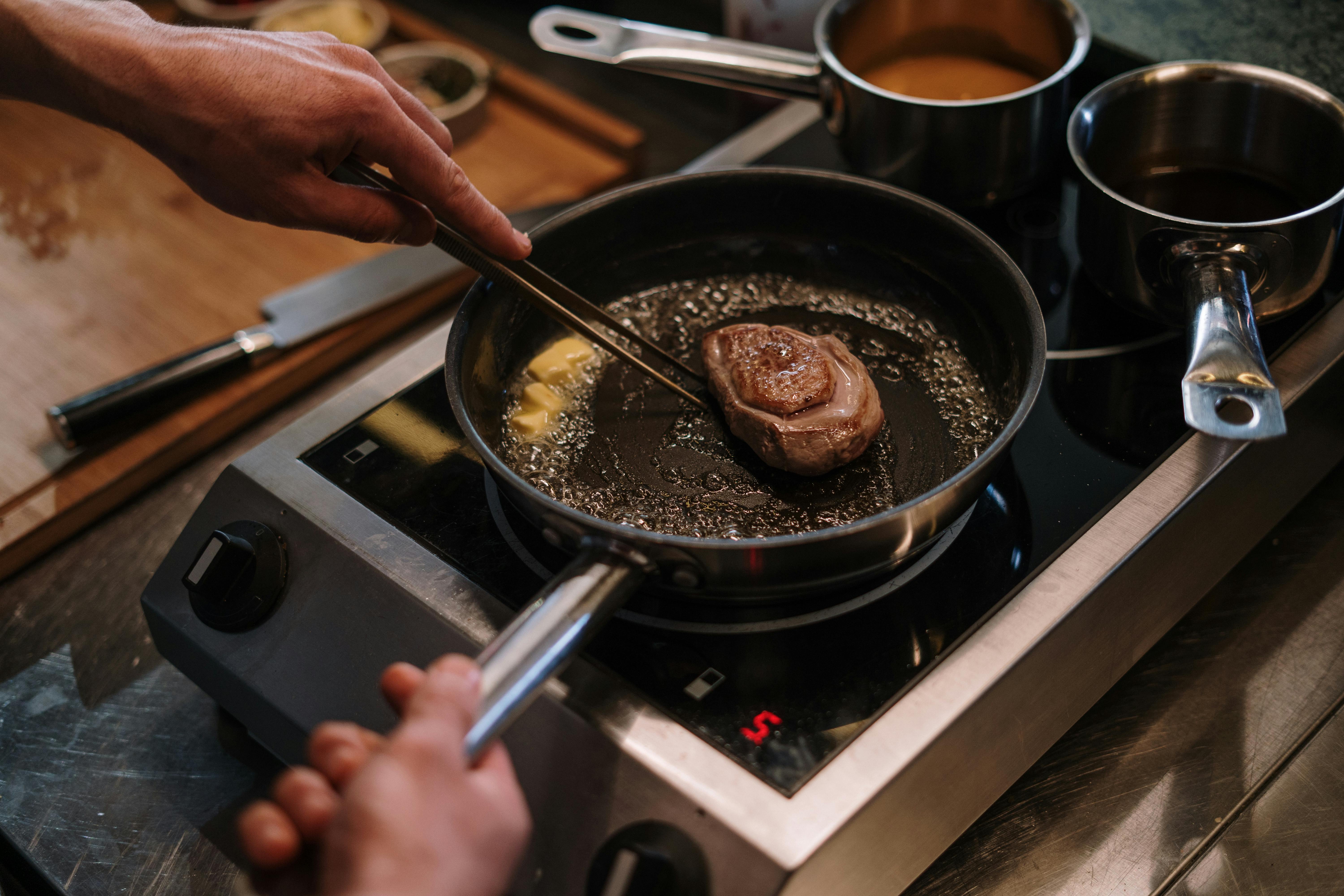 Searing Meat Seals in the Juices