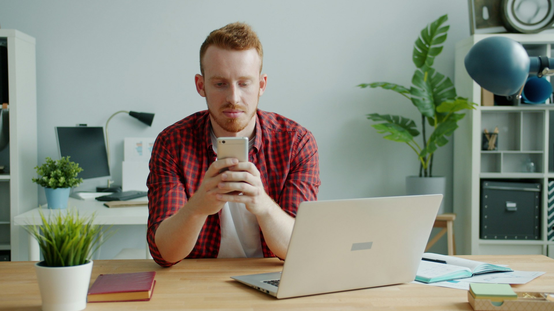 Critical Viewing for Social Media