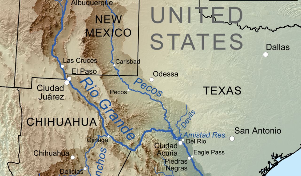 Historical map showing inaccuracies in the Rio Grande River’s course, with non-existent tributaries and bends.