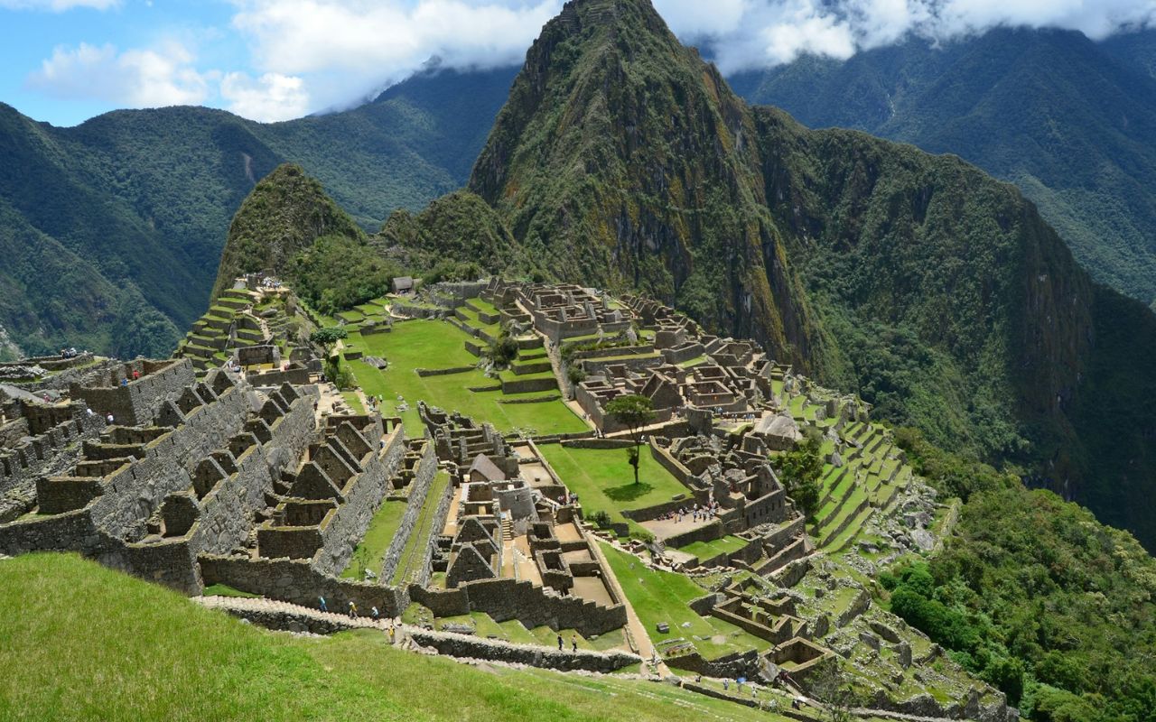 9 Overhyped Destinations That Leave Travelers Feeling Duped